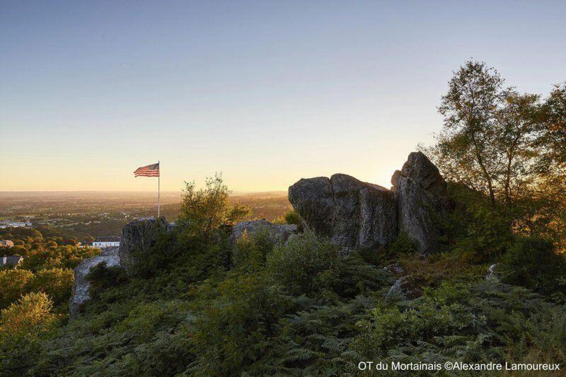 Paysage avec rocher à Mortain-Bocage