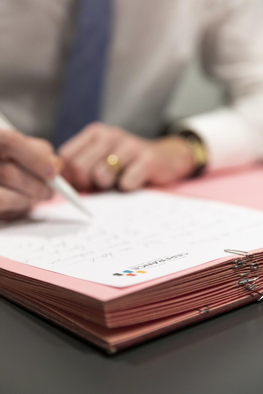 Signature contrat bail commercial